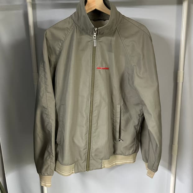 프라다 스포츠 하이넥 자켓