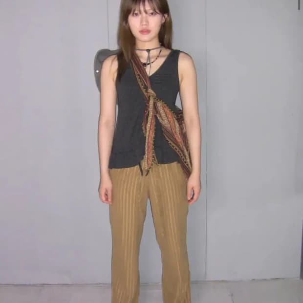 테쿄타임 스트라이프 미드핏 밴딩 팬츠 카멜