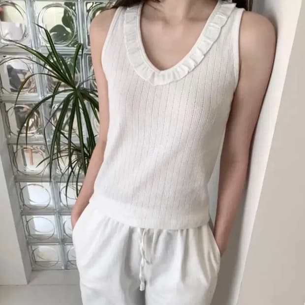 지그재그 프릴리 프릴 민소매 레이스 나시 모리걸코이세이오헤시오허그유어스킨