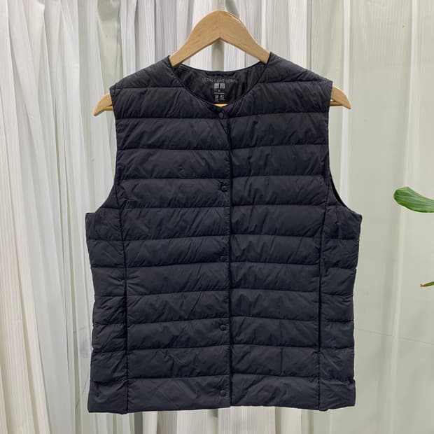 일본 유니클로 울트라 라이트다운 경량패딩조끼 1815