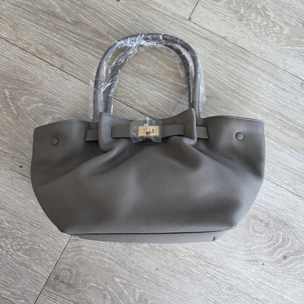 소가죽 토트백.그레이.새상품.12만