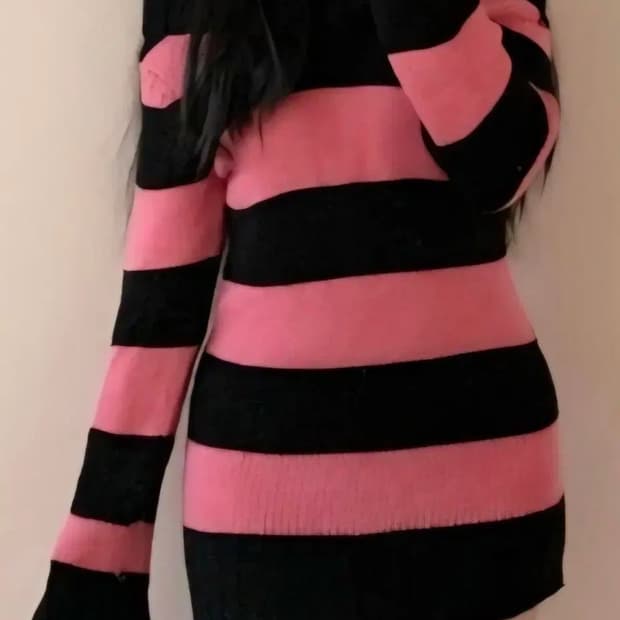 슈가슈가룬깔 핑크/블랙 스트라이프 오프숄더 니트 원피스