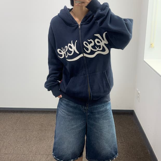 Yeseyesee 예스아이씨 레터링로고 네이비 후드집업