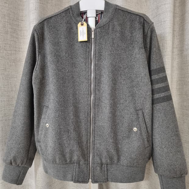 (새상품)톰브라운 울 케시미어 봄버자켓 그레이