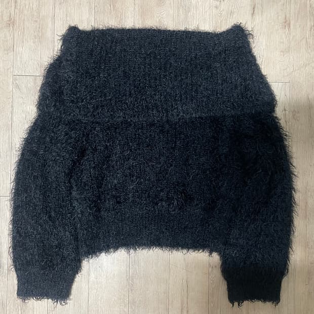 폼폼이 오프숄더 루즈핏 니트