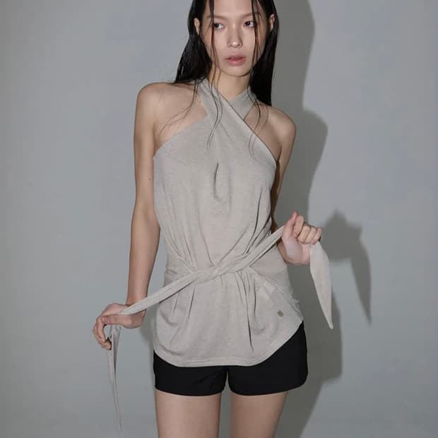 이네기 제니 홀터 탑 샌드베이즈 새상품