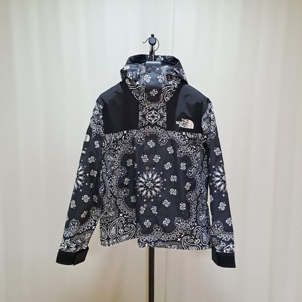 (택포) 슈프림 노스페이스 반다나 바람막이 블랙 B684