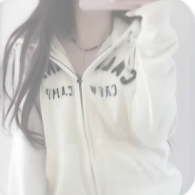 후아유 화이트 후드집업 판매해요