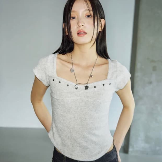 헬레네파리스 스퀘어 하프 티셔츠