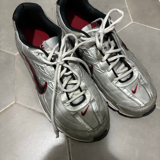 나이키 이니시에이터 메탈릭 실버 블랙 280