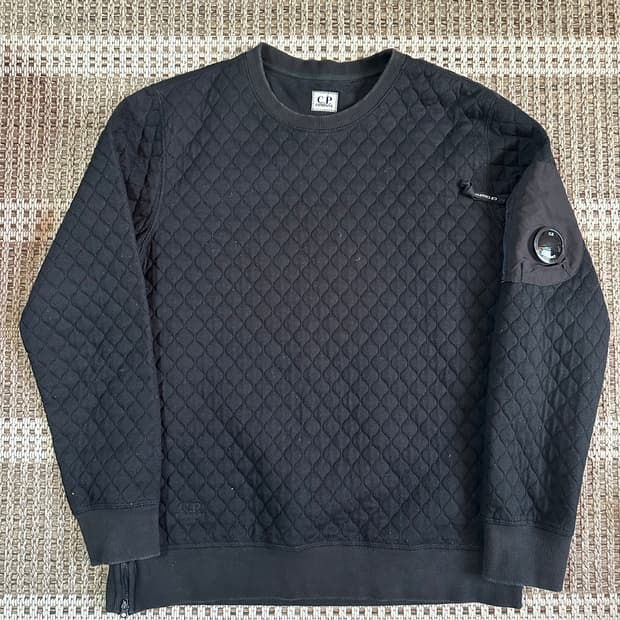 CP컴퍼니 퀼팅 렌즈 와펜 맨투맨 105