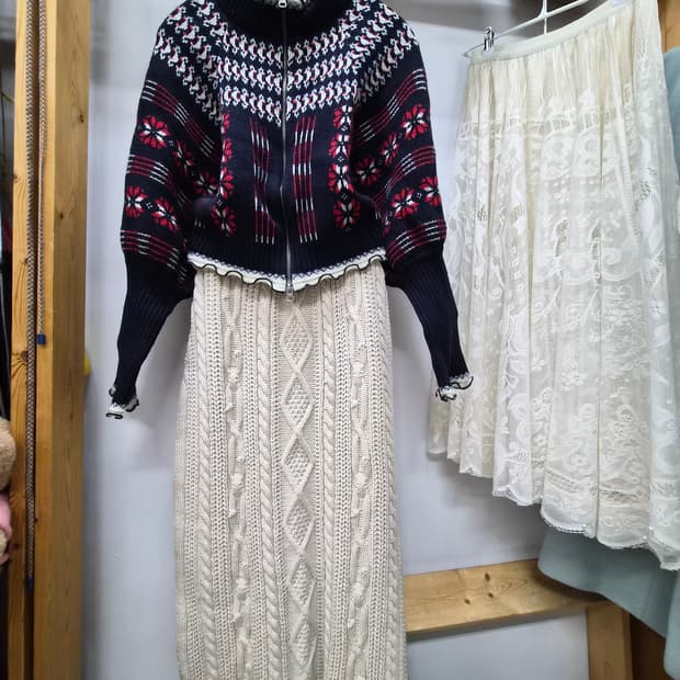 막스마라 벌룬 니트집업.  니트케이블 롱스커트