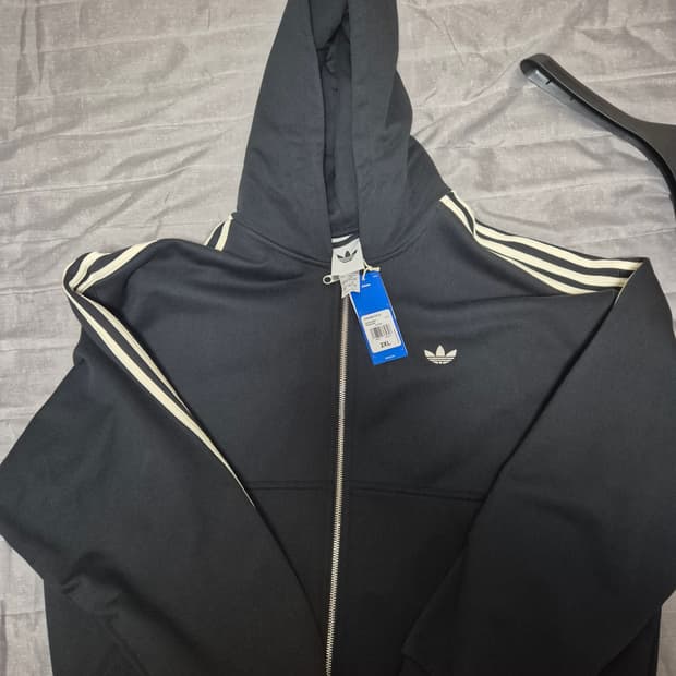 (새상품) 아디다스 후드집업 kc9315 
