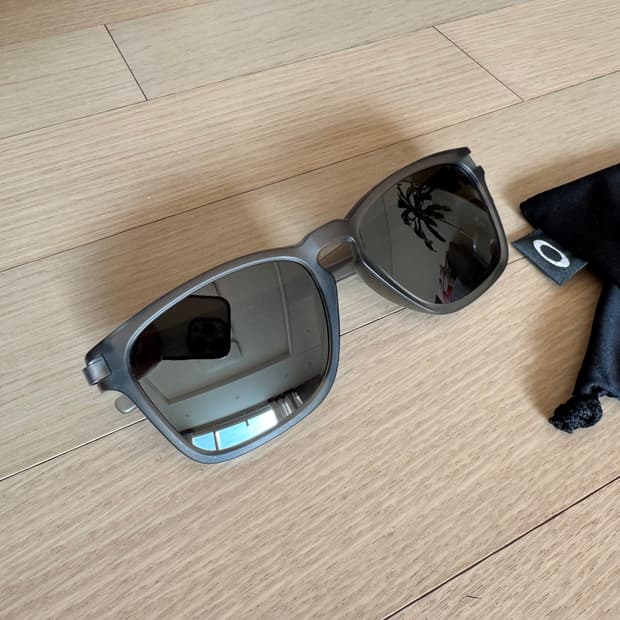 오클리 래치 선글라스 그레이