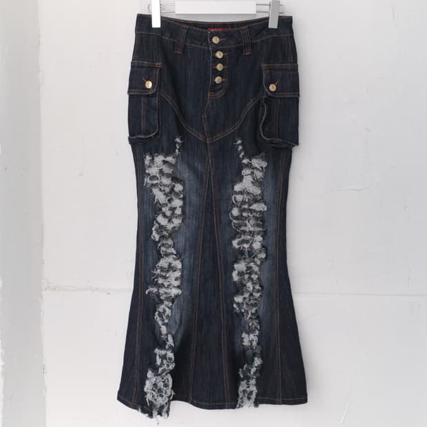 damage cargo skirt