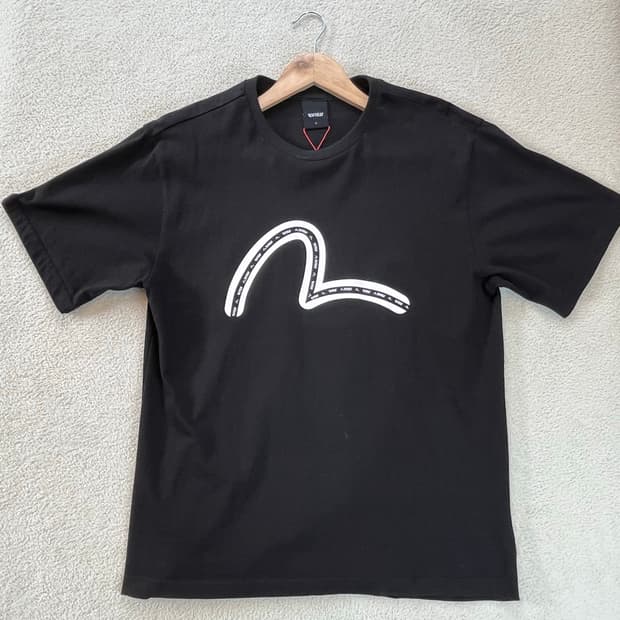 에비수 로고  프린팅 반팔티