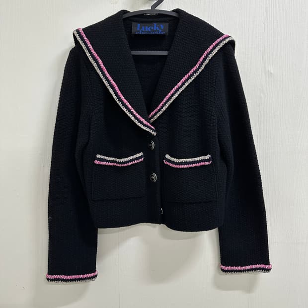 럭키슈에뜨 블랙 트위드 세일러 가디건 66사이즈