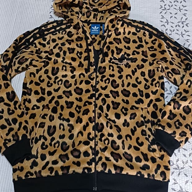 아디다스 레오파드후리스 실측100 가슴56 기장74