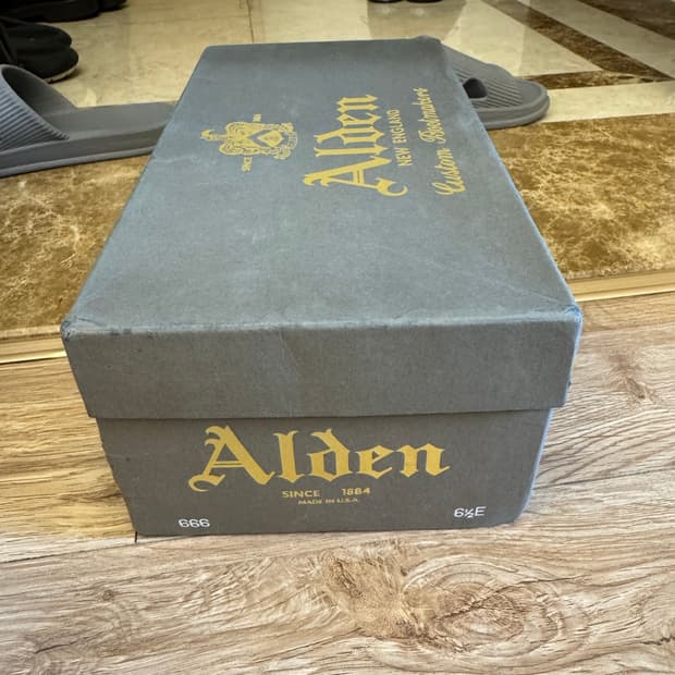 Alden 스웨이드 태슬 로퍼 6.5E 브라운