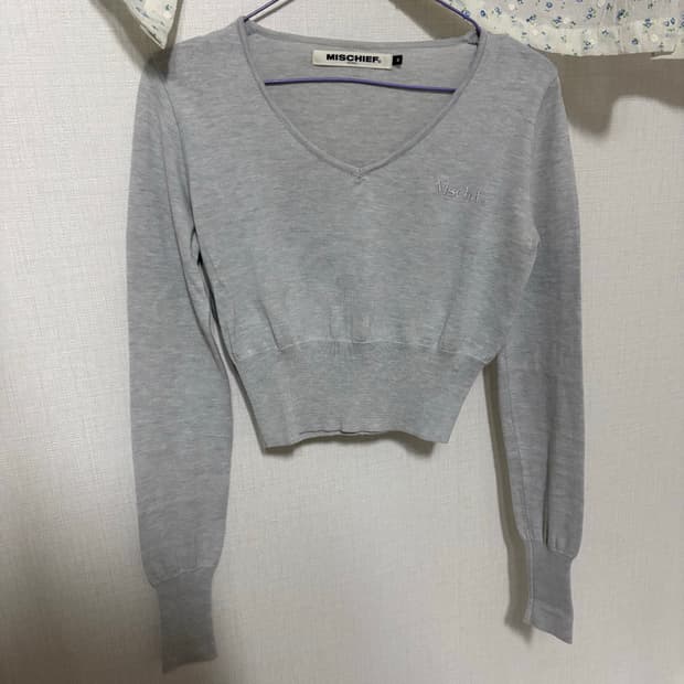 미스치프 크롭티셔츠
