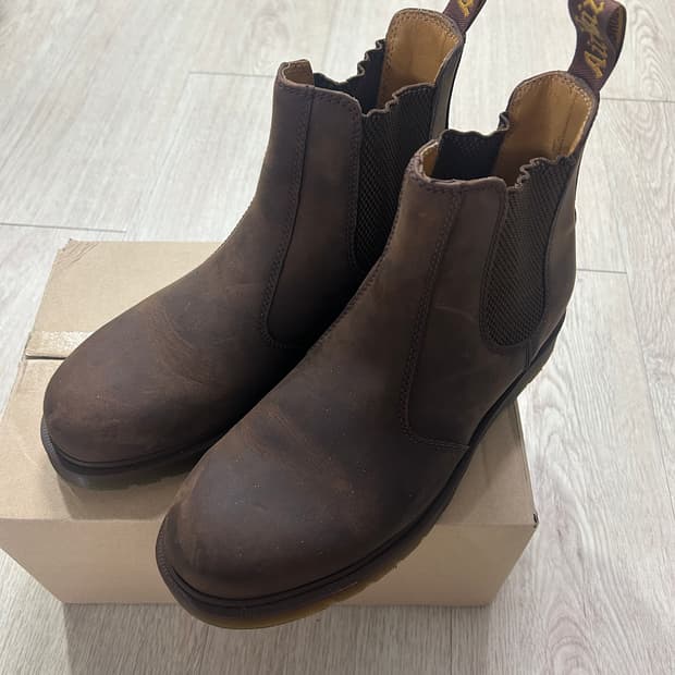 UK9 닥터마틴 2976 첼시부츠 크레이지 호스브라운