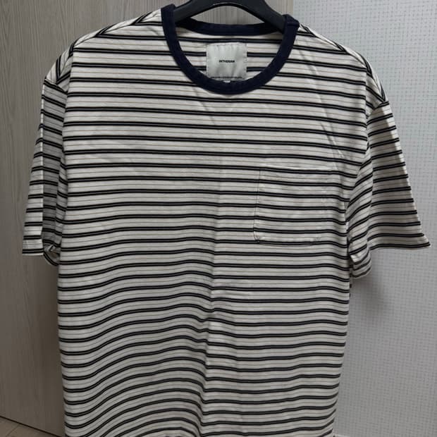 인더로우 티셔츠 화이트