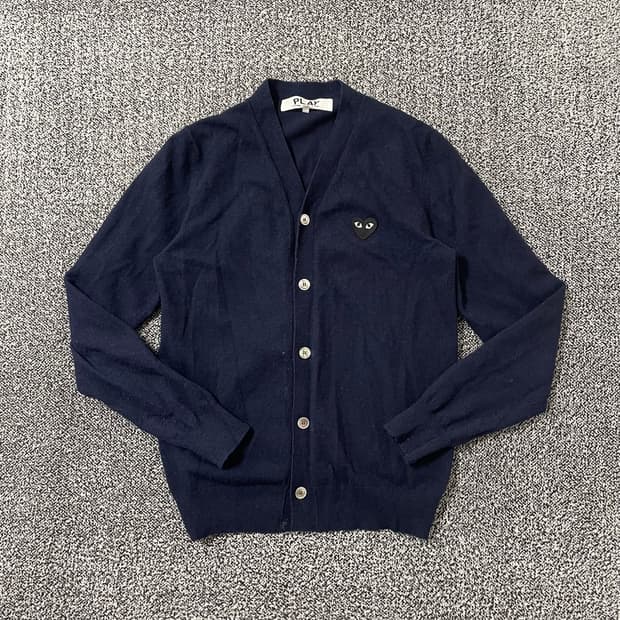 빈티지9. 꼼데가르송 플레이 블랙 하트 울 니트 가디건 네이비