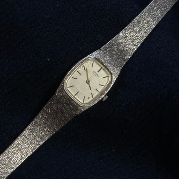 80s SEIKO 2C20-5280 JAPAN 빈티지 여성 쿼츠 시계