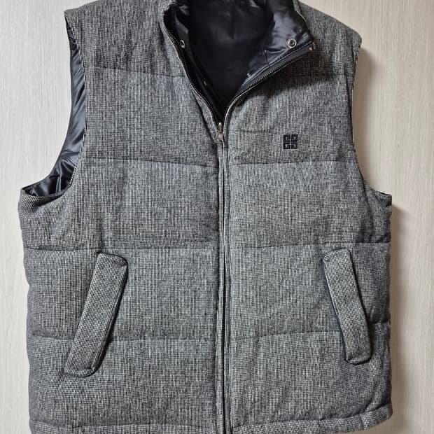 지방시 헤링본 리버시블 남성 구스다운 패딩 조끼 베스트 100