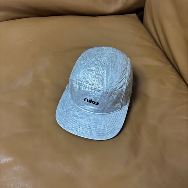 Nike 나이키 헤리티지 마스랜딩 실버 캠프캡 모자 (Silver)