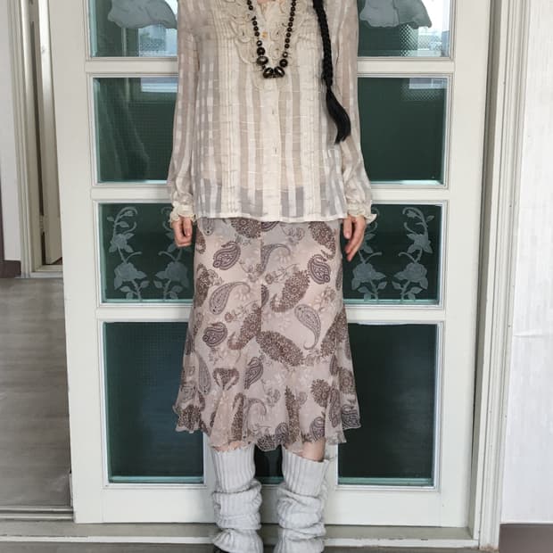 Glitter check pattern point frill blouse