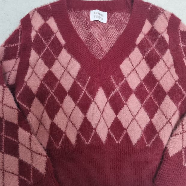 보카바카 아가일 트랜스폼 니트 (한선화 착용)