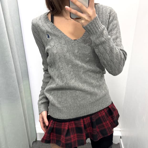 폴로 그레이 꽈베기 니트