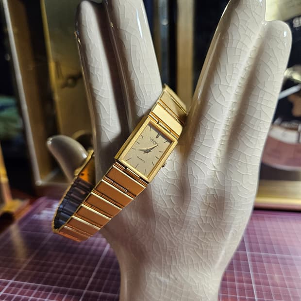 Gruen 그루엔 독일산 여성용 금장 손목시계