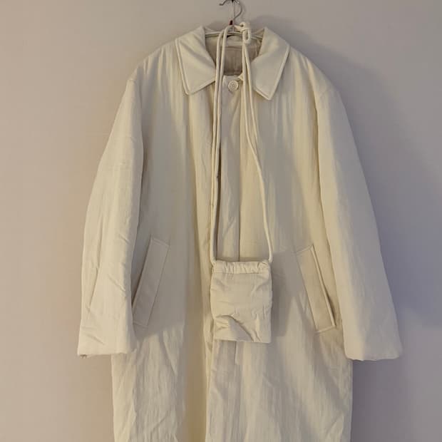 아모멘토 롱패딩 화이트 (가방 포함)