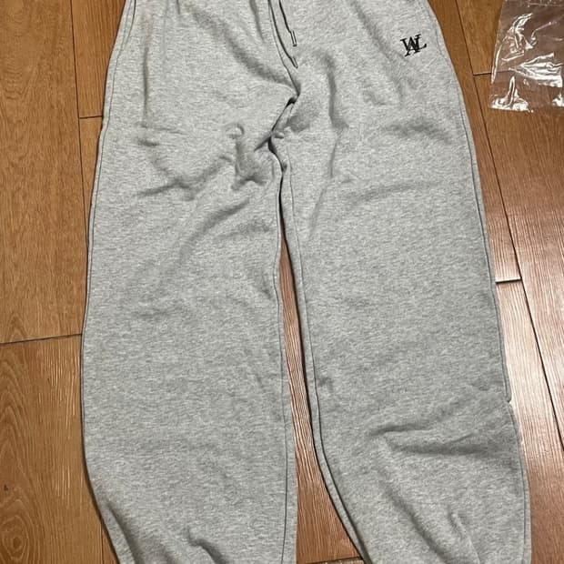 우알롱 시그니처 조거팬츠 