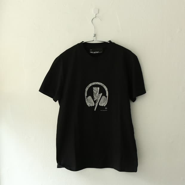 닐 바렛 블랙 티셔츠