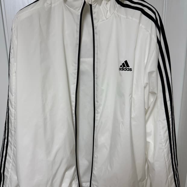 아디다스 화이트 바람막이 2xl