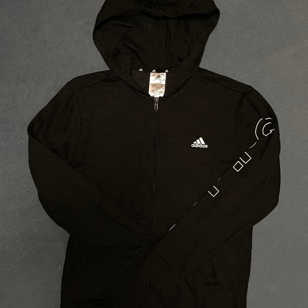 아디다스 블랙 레터링 후드집업