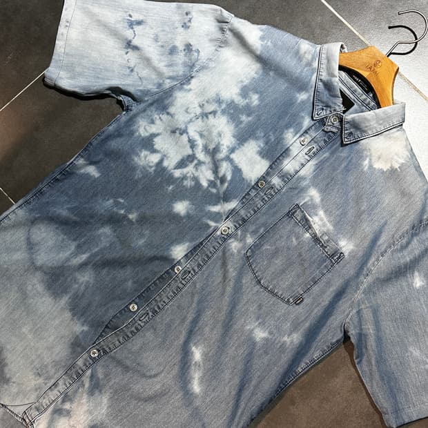 [STUSSY] 스투시 블리치 커스텀 연청 반팔셔츠M