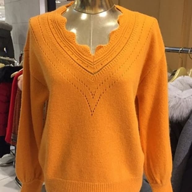 에고이스트 V넥 앙고라 니트 