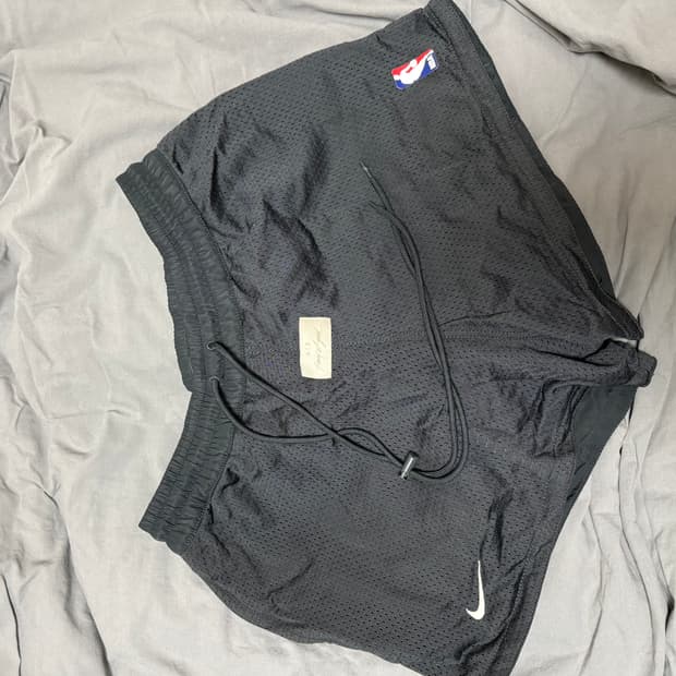 [M]나이키 x 피어오브갓 베스킷볼 쇼츠 오프느와르