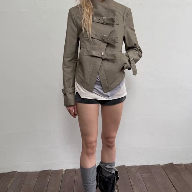 데어드 본디지 자켓