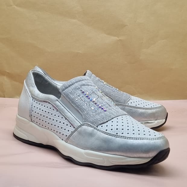 닥스 펀칭 여성슬립온 240