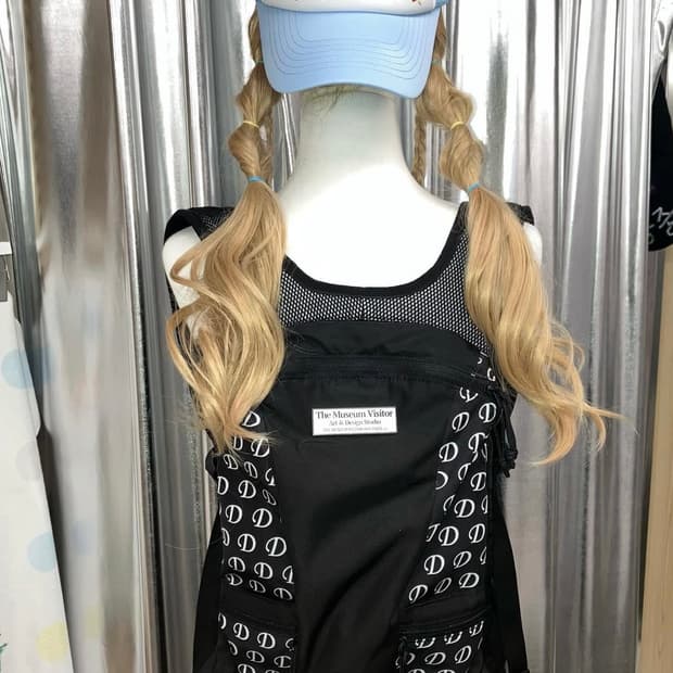 다이닛 더뮤지엄비지터 D로고 러닝 등산 데일리 백팩 마뗑킴