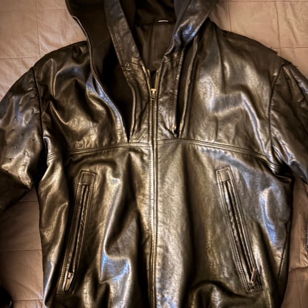 존갈리아노 레더 후드