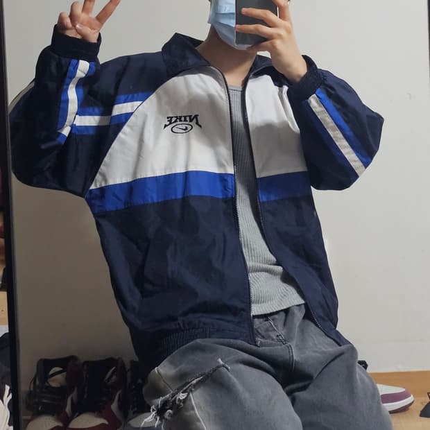 코르티스깔
L 나이키 90s 빅로고 올드스쿨 바람막이 자켓