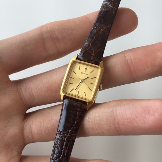 90s seiko tank gold quartz