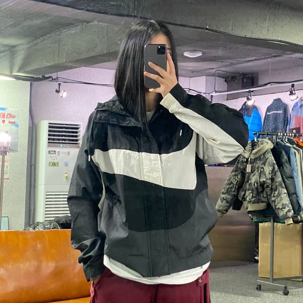 나이키 빅스우시 블랙 우븐 바람막이 B3640