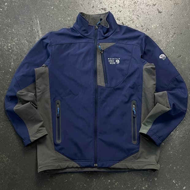 100 마운틴하드웨어 소프트쉘 자켓